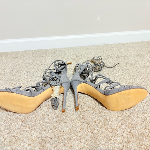 Stylish Grey Women's Gladiator Sandals - Picture 5 of 8